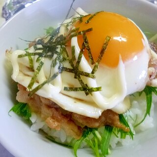 簡単！お手軽！ランチ！豚肉と目玉焼きのっけ丼